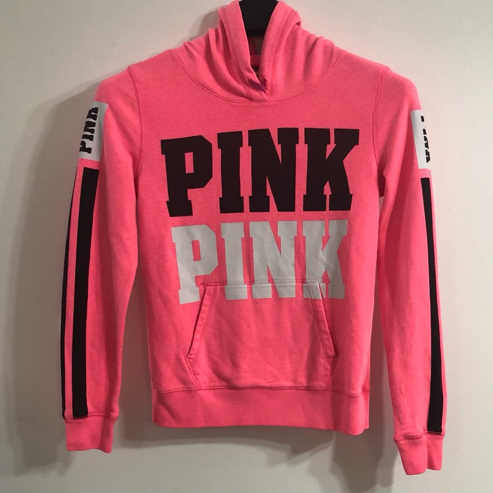Pink women’s Hoodies pink Logo  kangaroo pocket pocket pull over pink.S/P